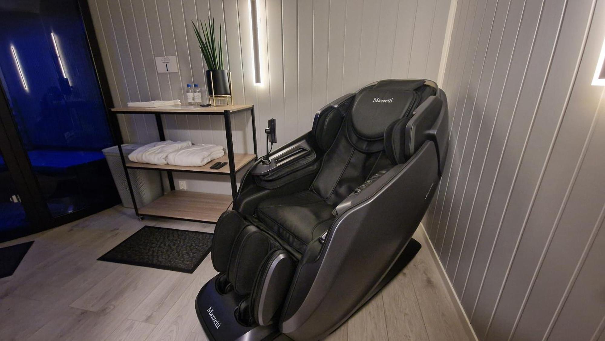 Nord Hus Service As, Deluxe, Sauna, Jakuzzi Havoysund Exterior photo